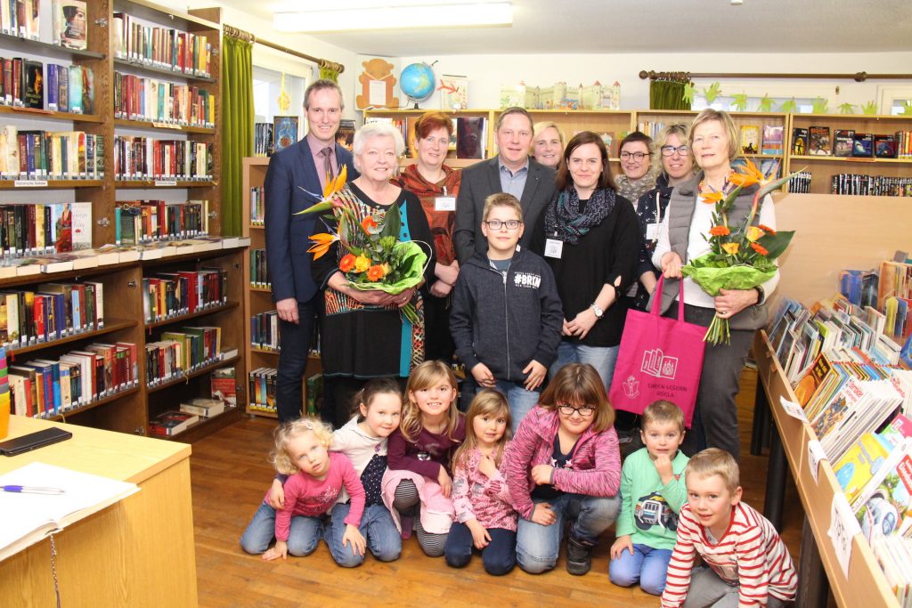 Altes und neues Team der Stadtbücherei Landau 2019